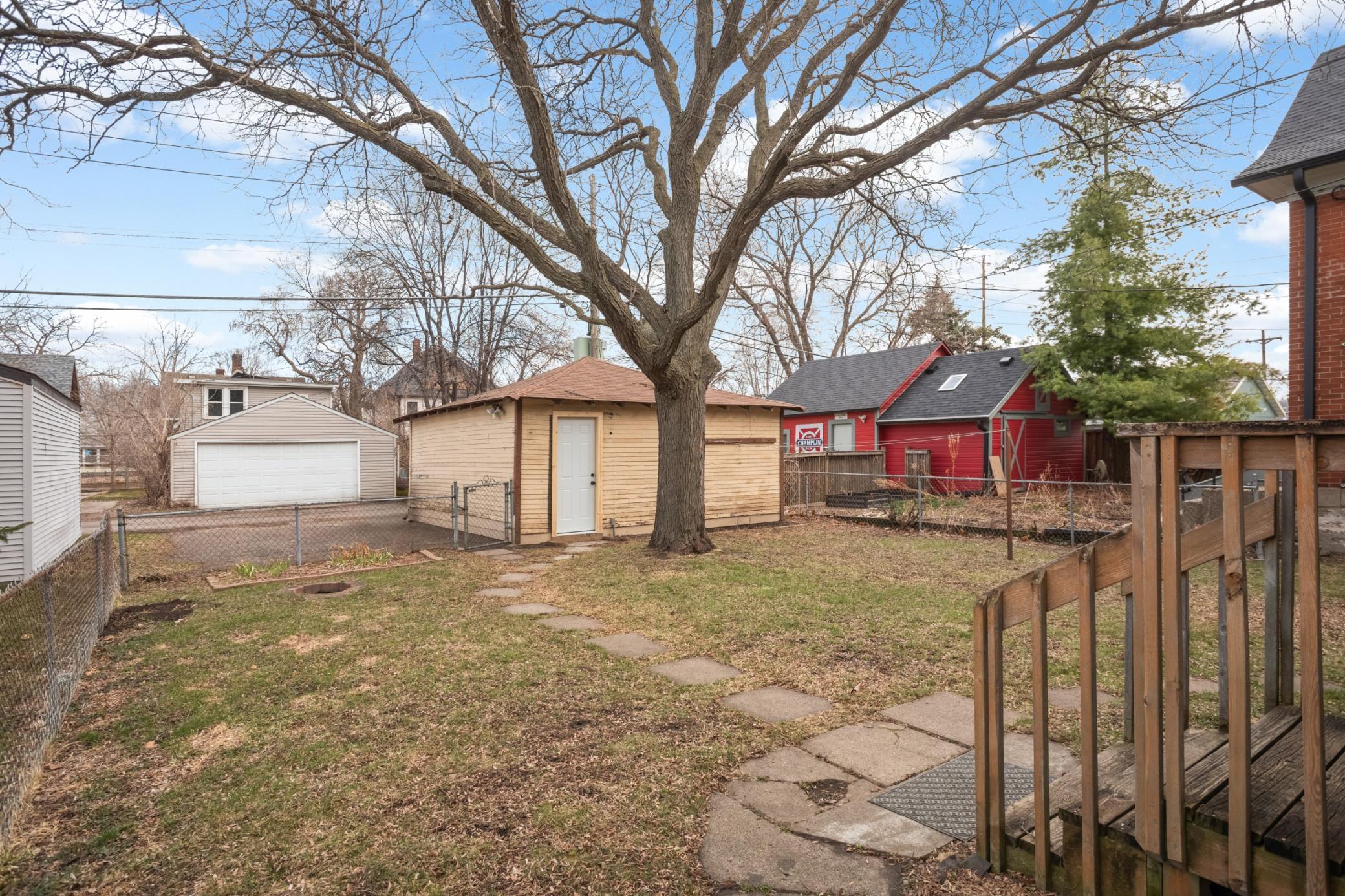 garage/off-street parking