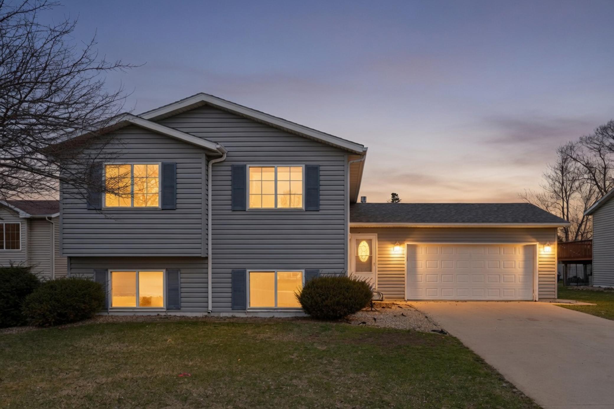 23_twilight exterior.jpg