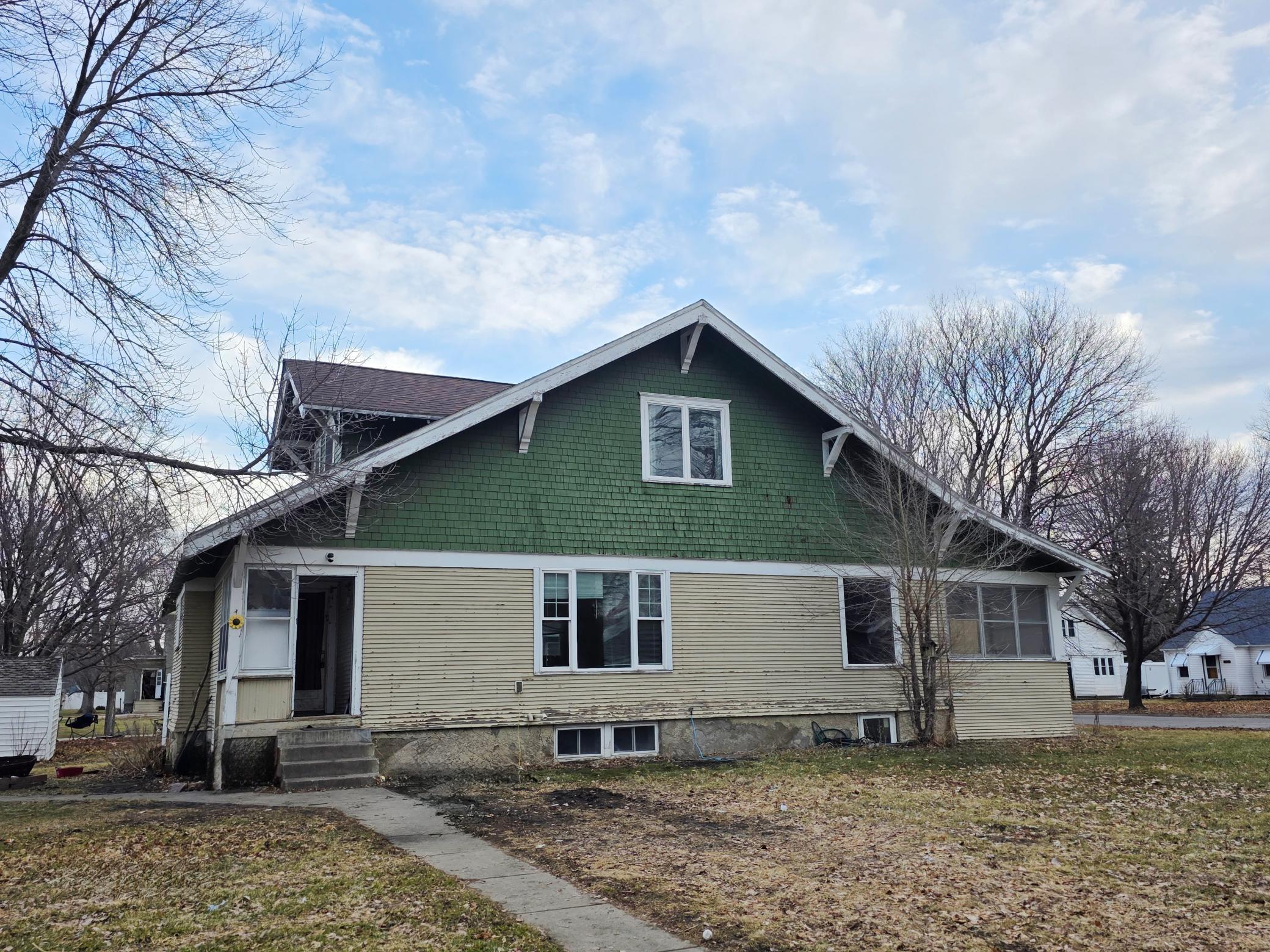 704 N Carver St Winthrop - 3 BR 2 Bath Den Office Kitchen LR, DR, LL with some finish, large front porch - EQUITY BUILDER!
