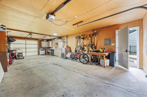 Extra-Deep Garage