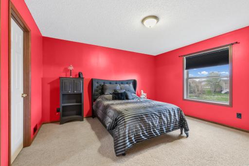 2061 Winterberry Lane, Shakopee, MN 55379