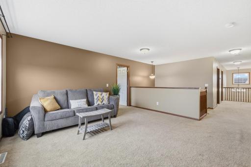 2061 Winterberry Lane, Shakopee, MN 55379