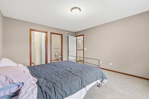 2061 Winterberry Lane, Shakopee, MN 55379