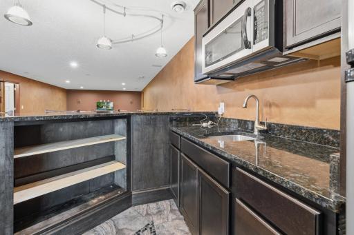 2061 Winterberry Lane, Shakopee, MN 55379