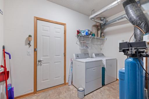 1667 Countryside Drive, Shakopee, MN 55379