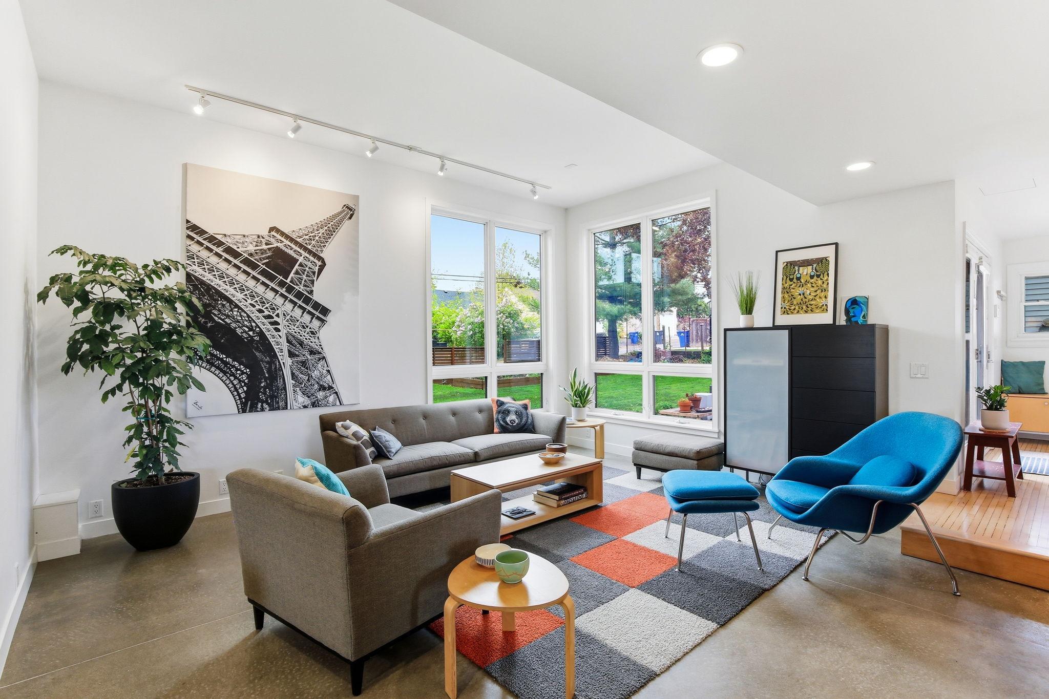 Beautiful main floor family room with great natural lighting!