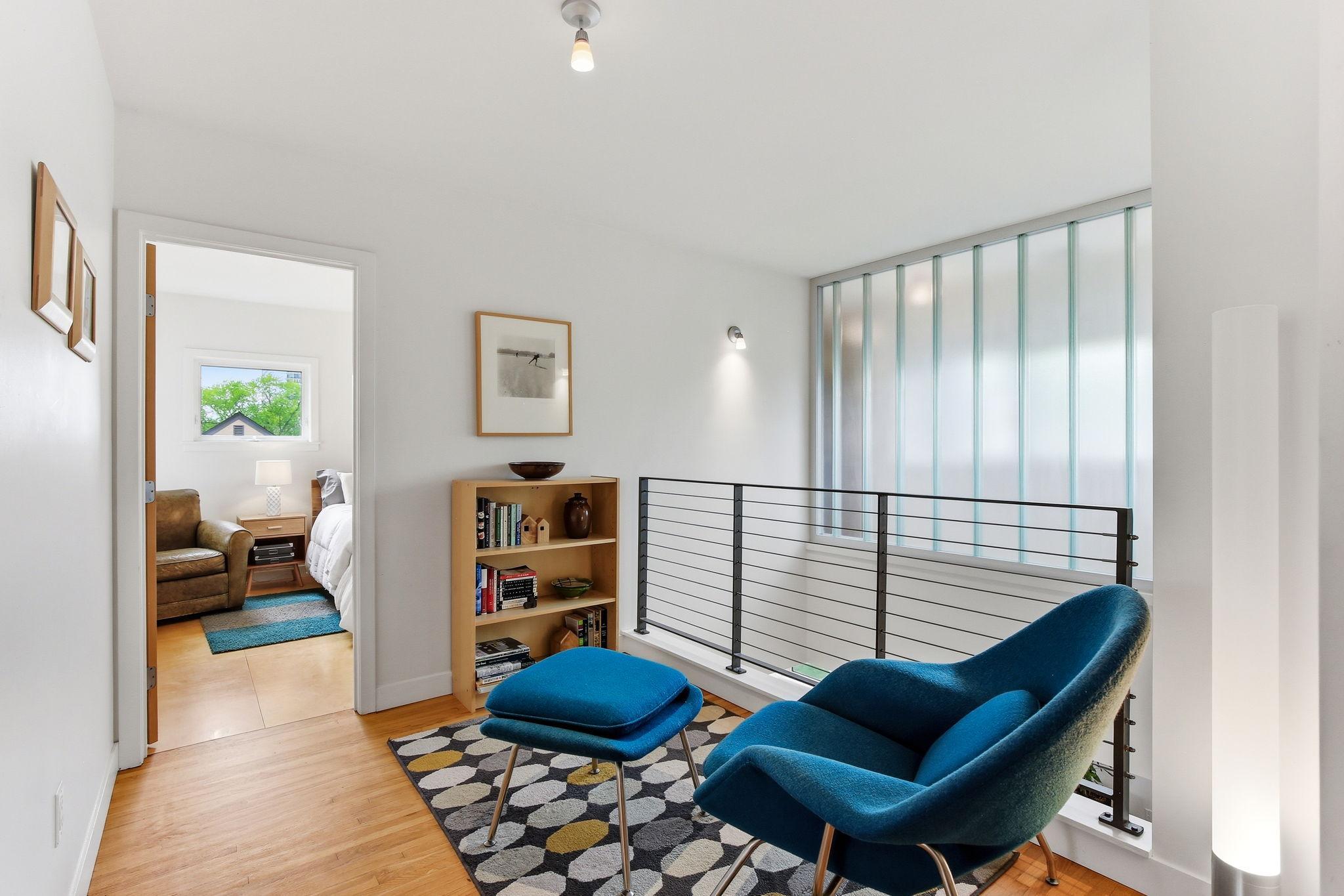 Upper loft space between the bedrooms!
