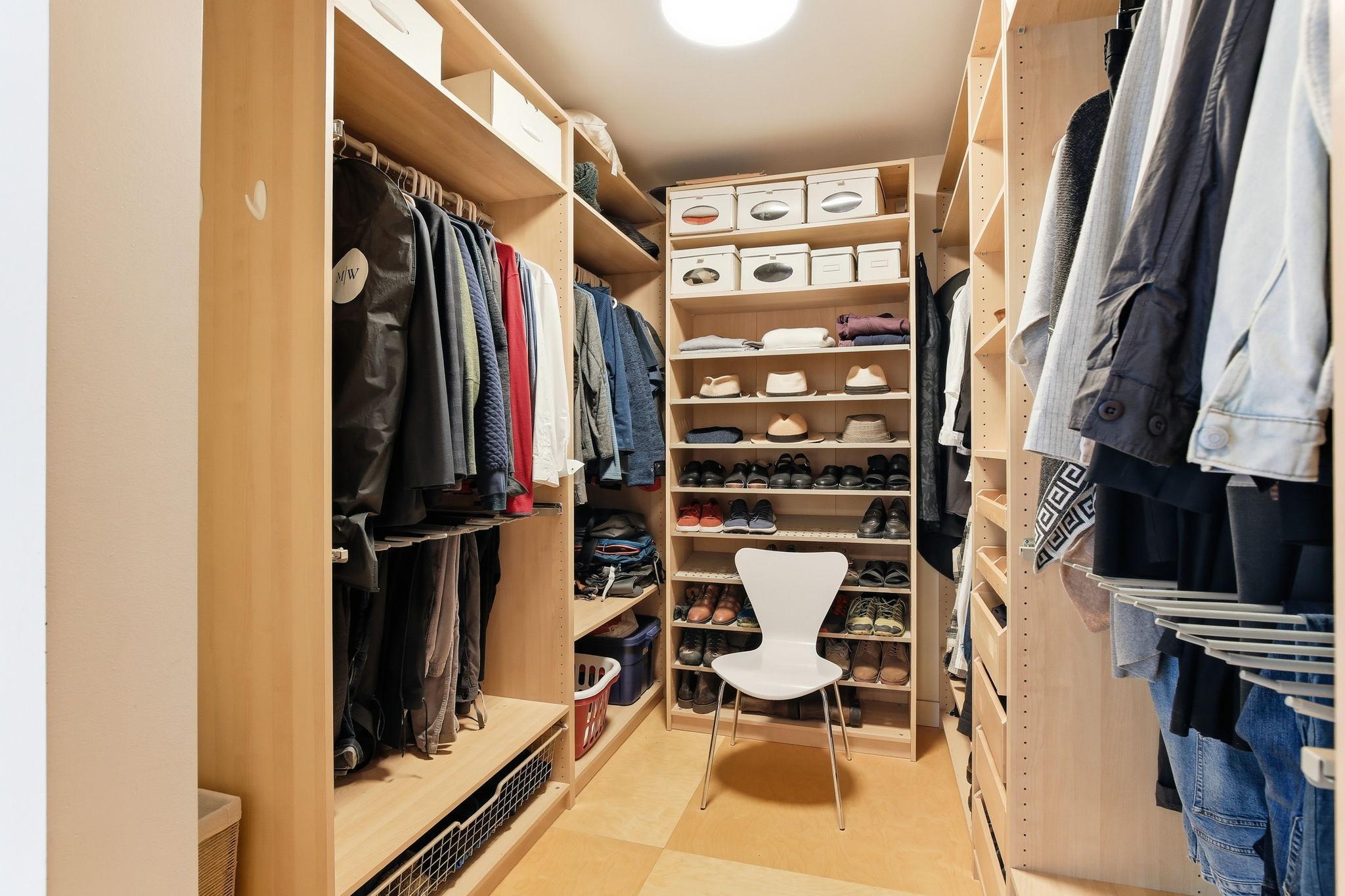 Awesome, walk-in closet in the primary suite!