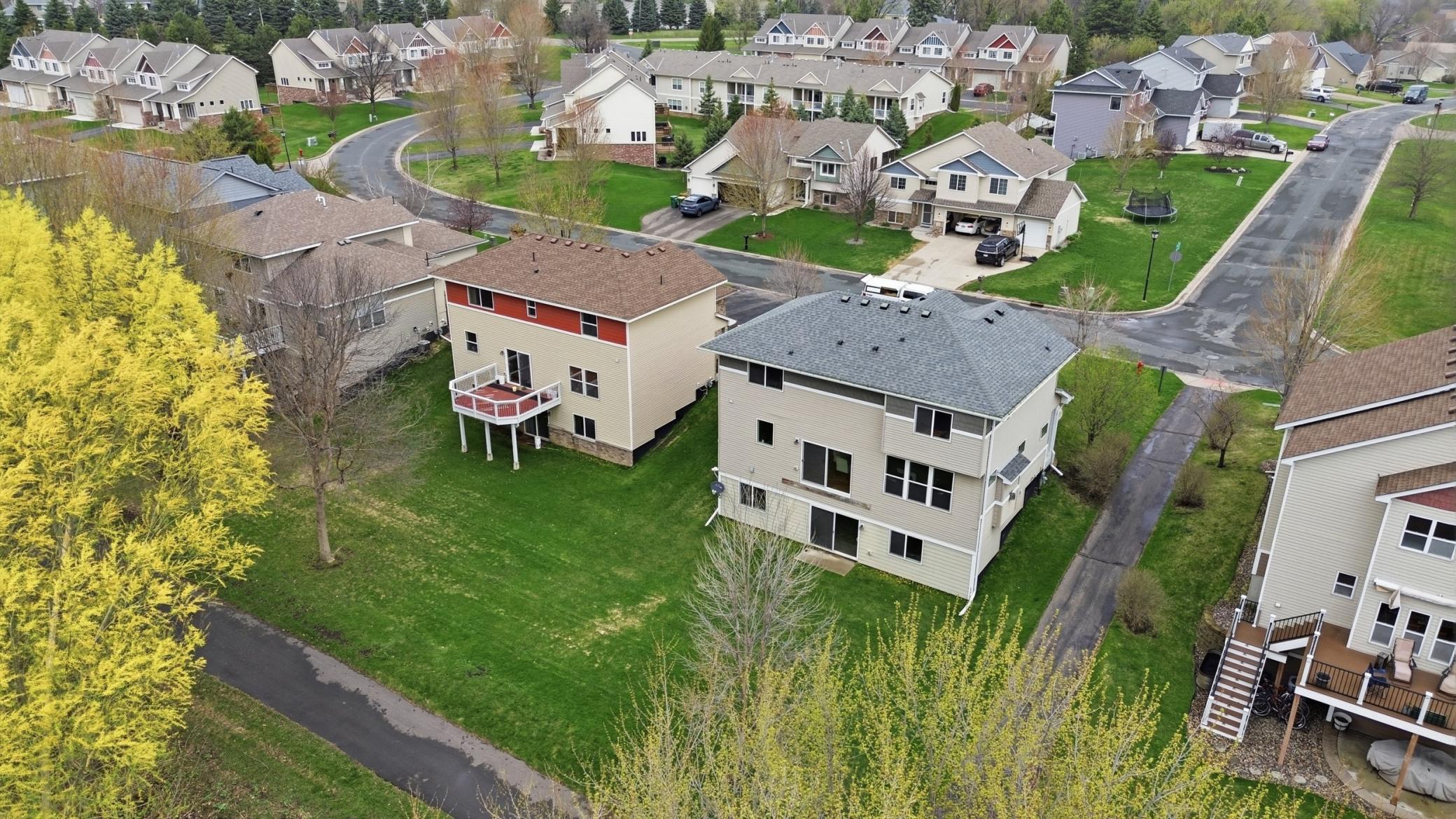 Association maintained yard & snow removal