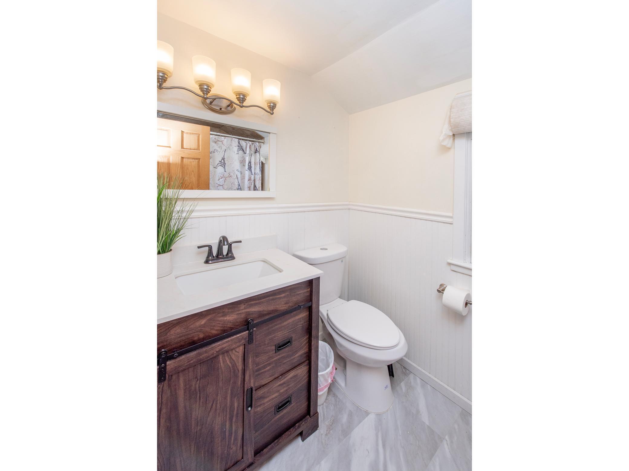 Upper level Updated full bath