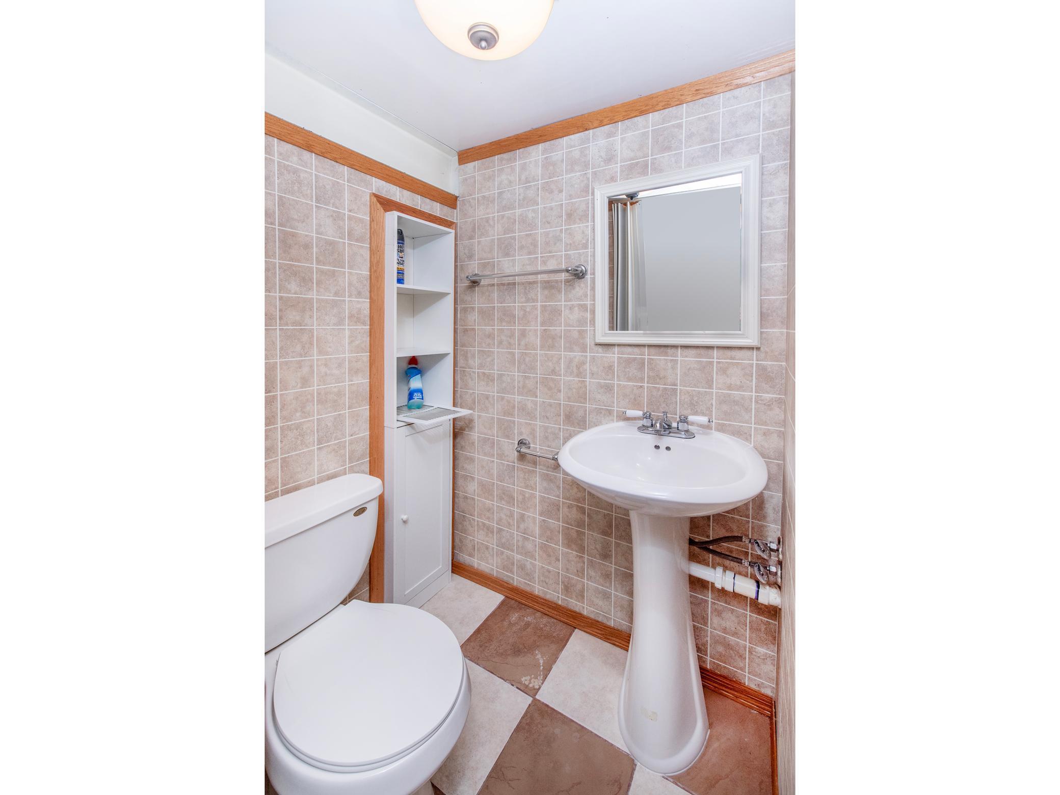 Lower level 1/2 bath!