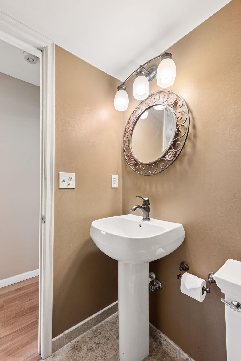 Lower level 3/4 bathroom