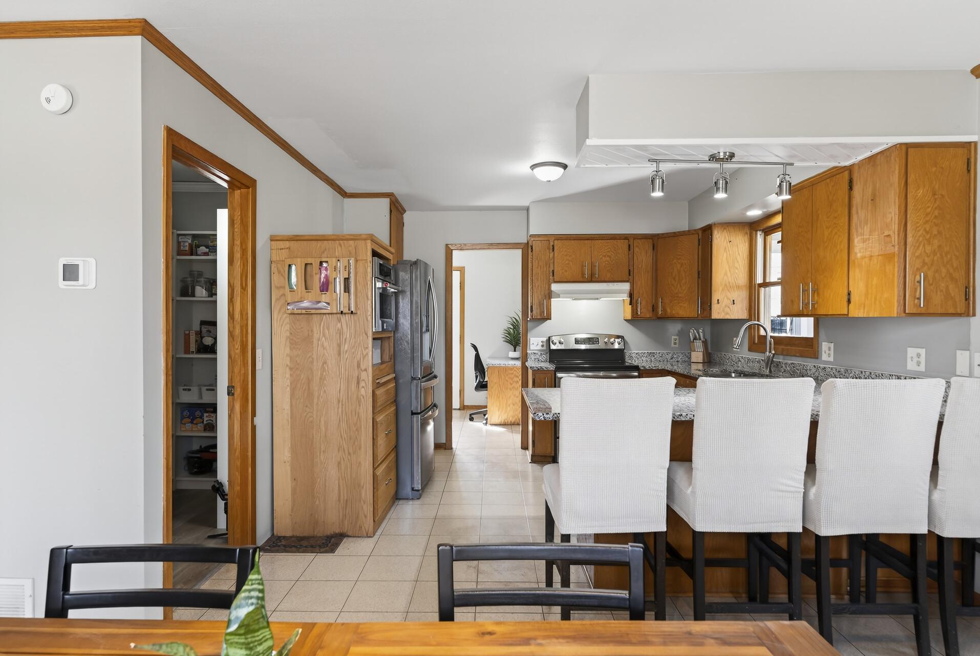 Nice amount of Cabinet Space