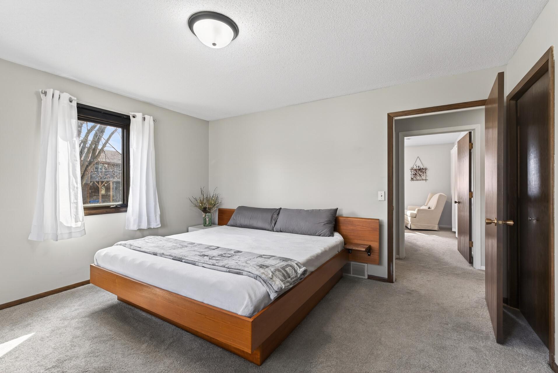 Neutral Decor, Natural Lighting