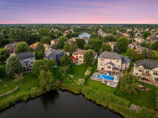 Adjoining the Lakes Of Blaine w/out the association dues