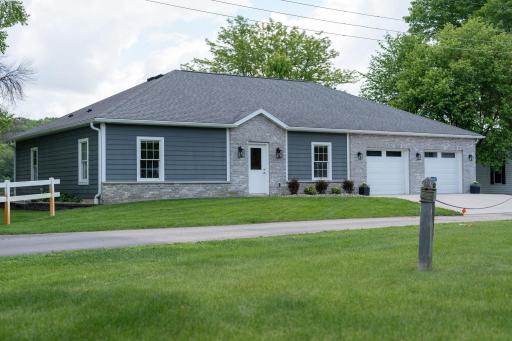 56814 402nd Avenue, Mazeppa, MN 55956
