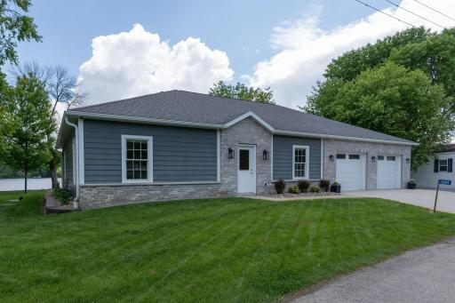 56814 402nd Avenue, Mazeppa, MN 55956