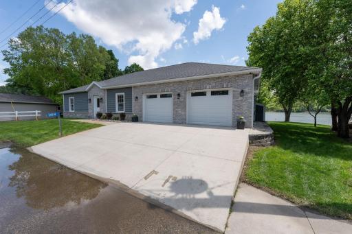56814 402nd Avenue, Mazeppa, MN 55956