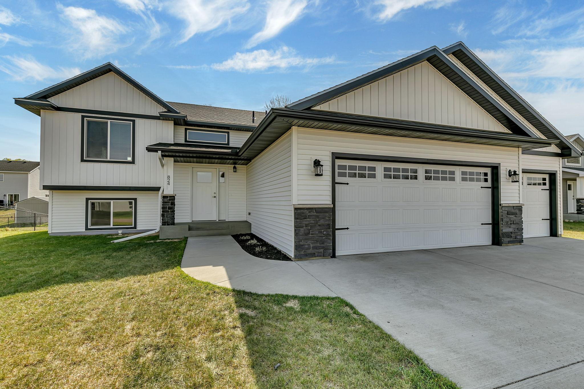 Welcome to 824 8th Street Loop NE in Rice!