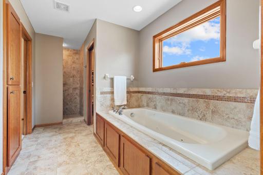6364 Red Fox Road, Lino Lakes, MN 55014