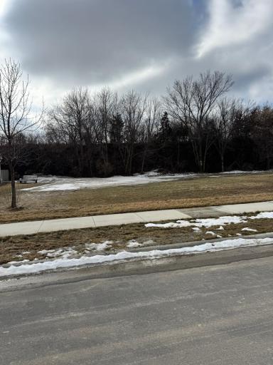 2401 Lake Avenue, New Ulm, MN 56073