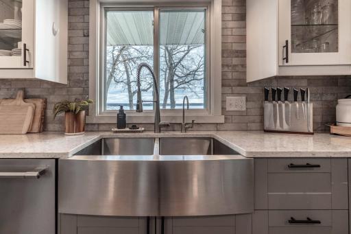736 Shorewood Drive, Detroit Lakes, MN 56501