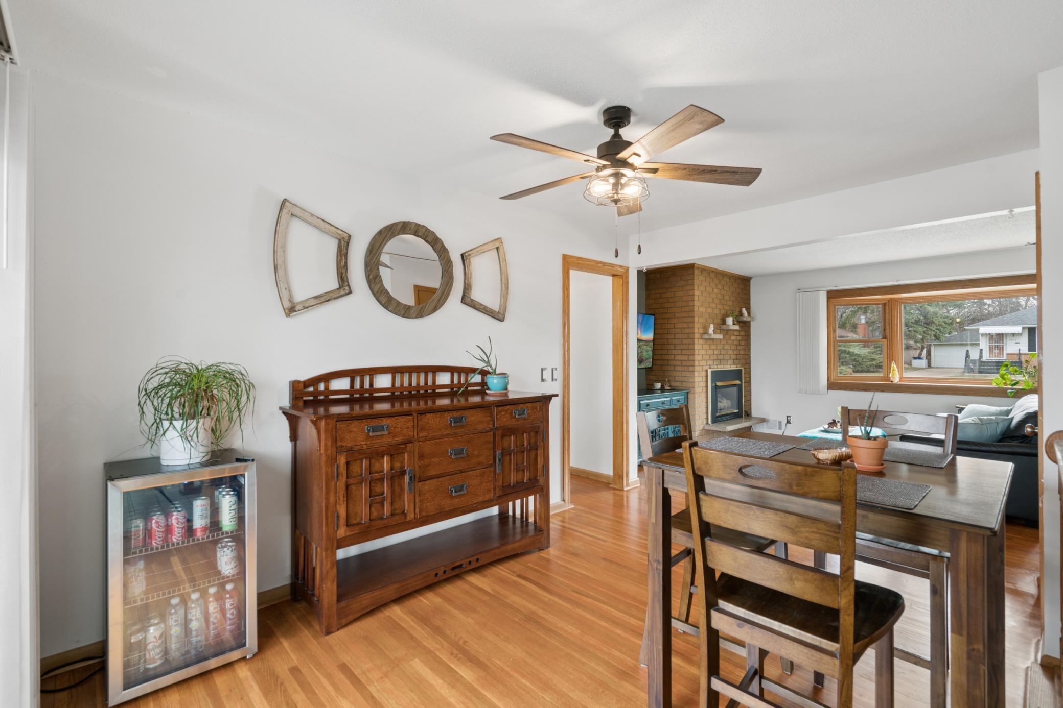 Patio sliding door and backyard access off the kitchen and informal dining room - ideal for entertaining