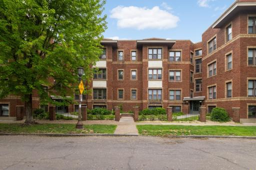 385 Laurel Avenue, 10, Saint Paul, MN 55102
