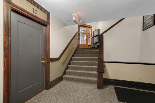385 Laurel Avenue, 10, Saint Paul, MN 55102