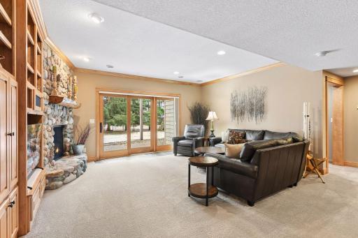 2121 Crestview Drive - Spacecrafting - 0039.jpg