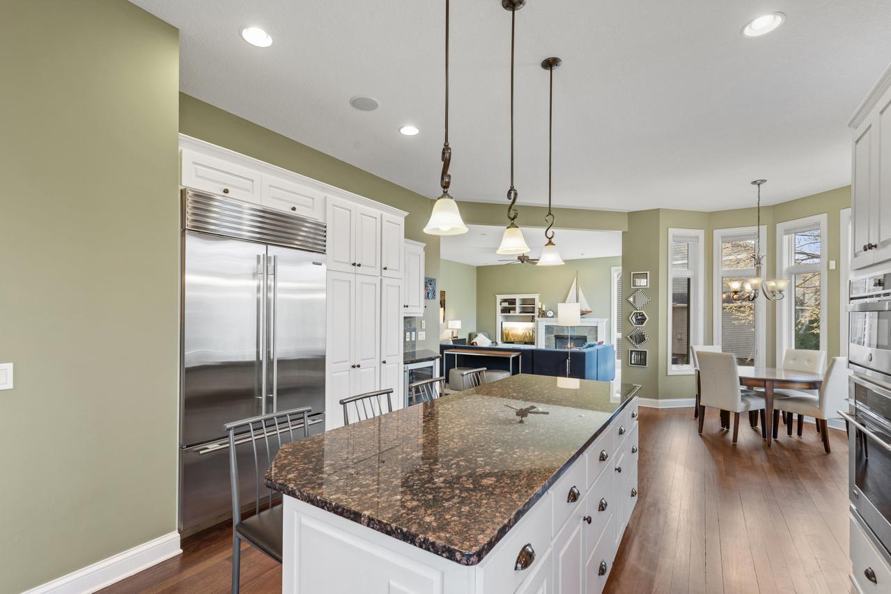 Premium stainless-steel appliances including a Sub-Zero refrigerator/freezer (2020) and Advantium oven (2021)