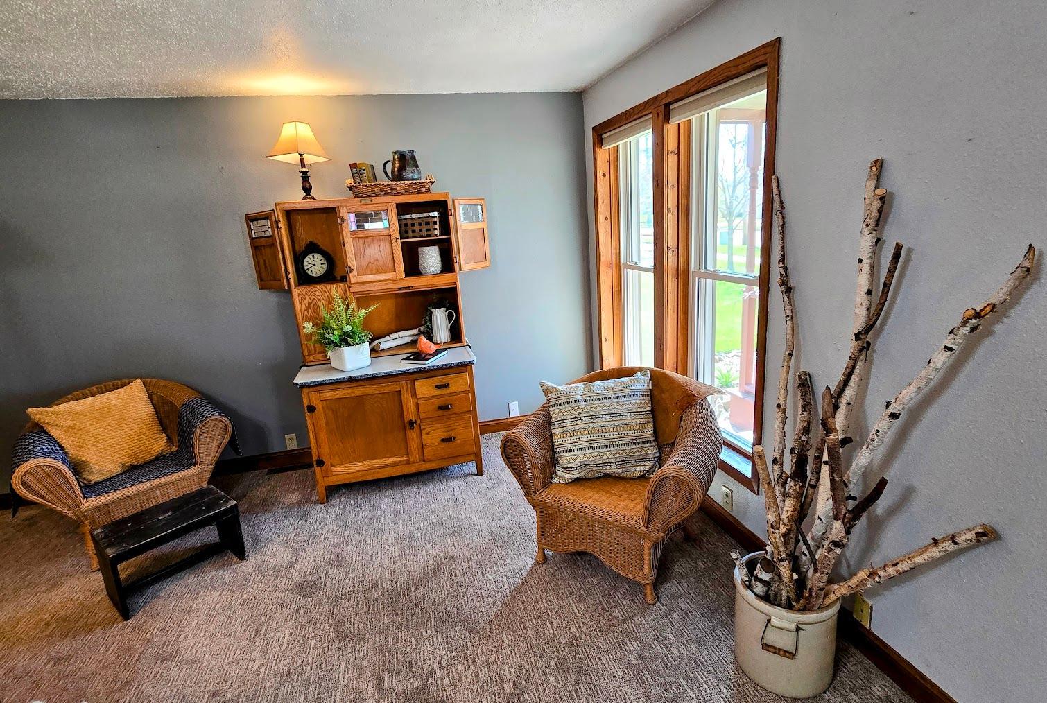 Lots of room for extra seating and decorating!
