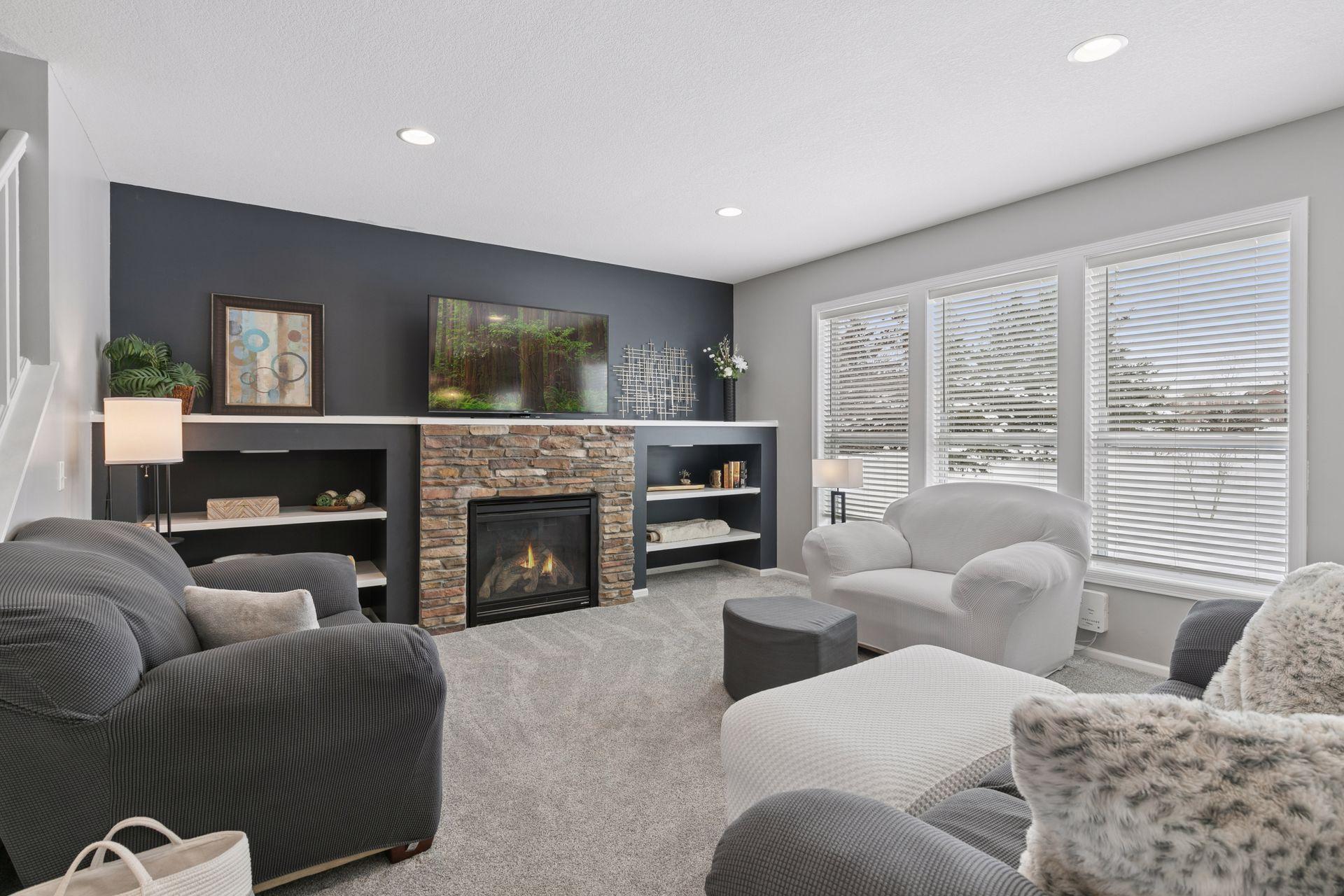 Large WIndows to really bring in the morning sunshine