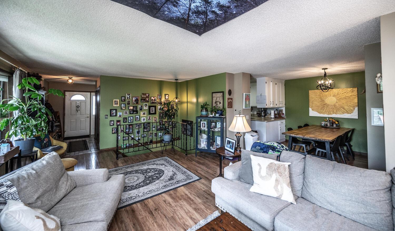 1142 Cheery Ln NE Columbia-large-010-026-Living Room Unit 1-1500x881-72dpi.jpg