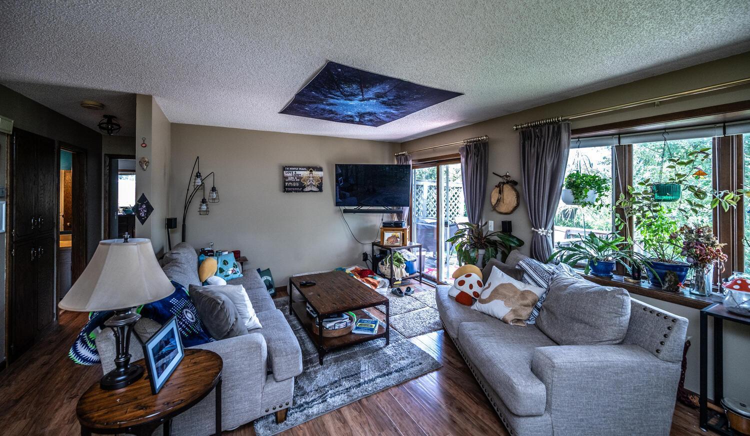 1142 Cheery Ln NE Columbia-large-009-031-Living Room Unit 1-1500x872-72dpi.jpg