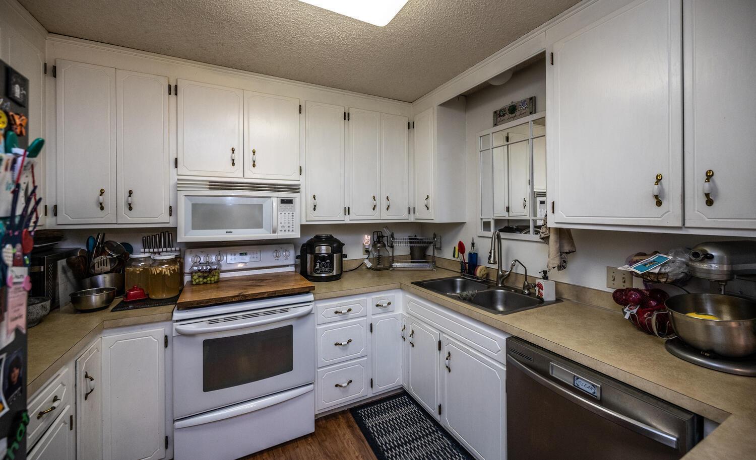 1142 Cheery Ln NE Columbia-large-012-037-Kitchen Unit 1-1500x914-72dpi.jpg