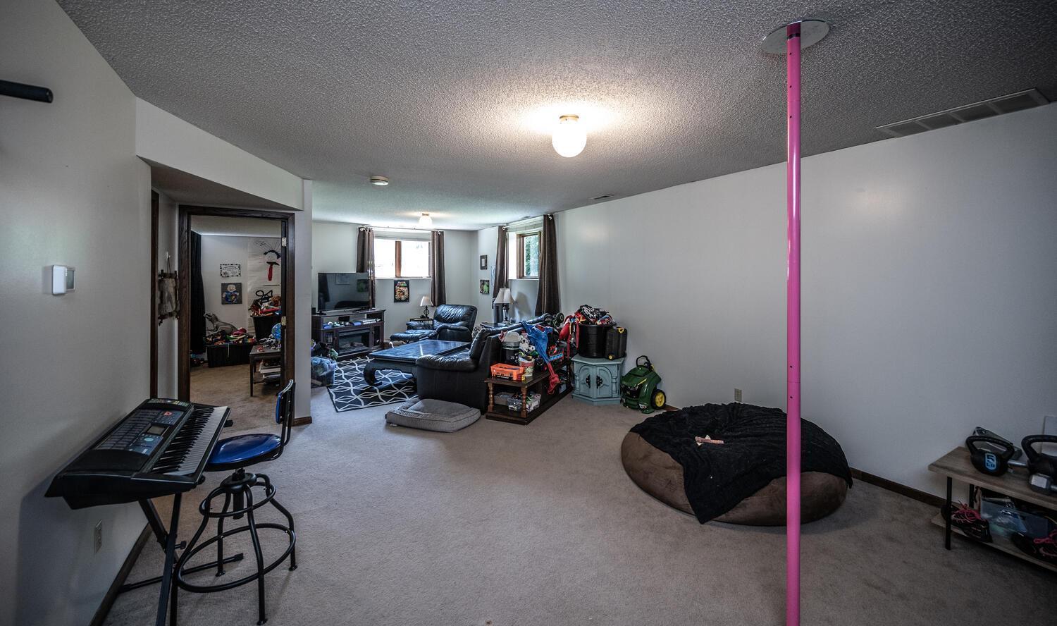 1142 Cheery Ln NE Columbia-large-021-028-Family Room Unit 1-1500x888-72dpi.jpg