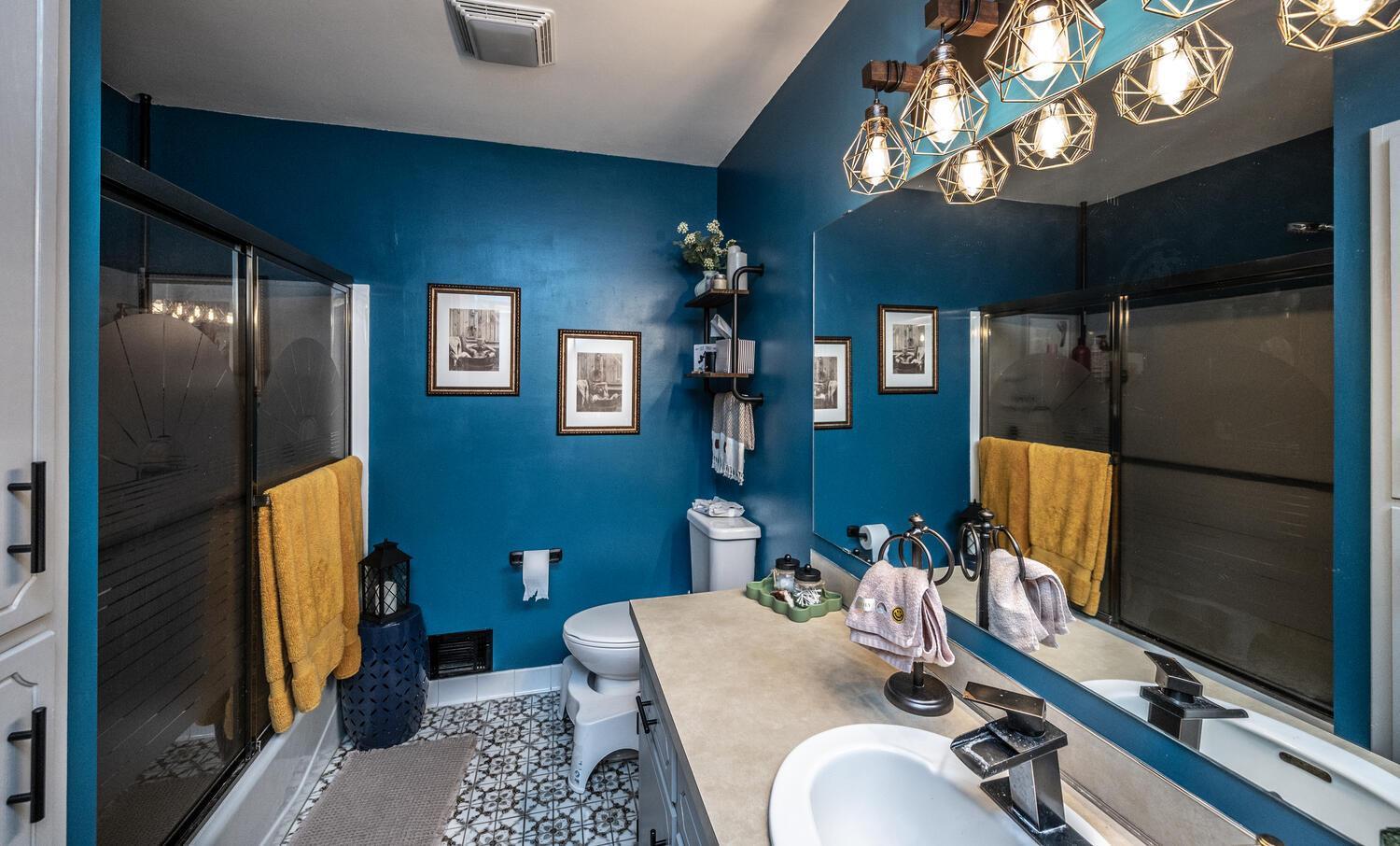 1142 Cheery Ln NE Columbia-large-017-039-Bathroom Unit 1-1500x906-72dpi.jpg