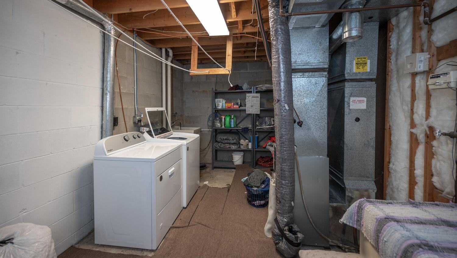 1142 Cheery Ln NE Columbia-large-050-005-Laundry Unit 2-1500x848-72dpi.jpg