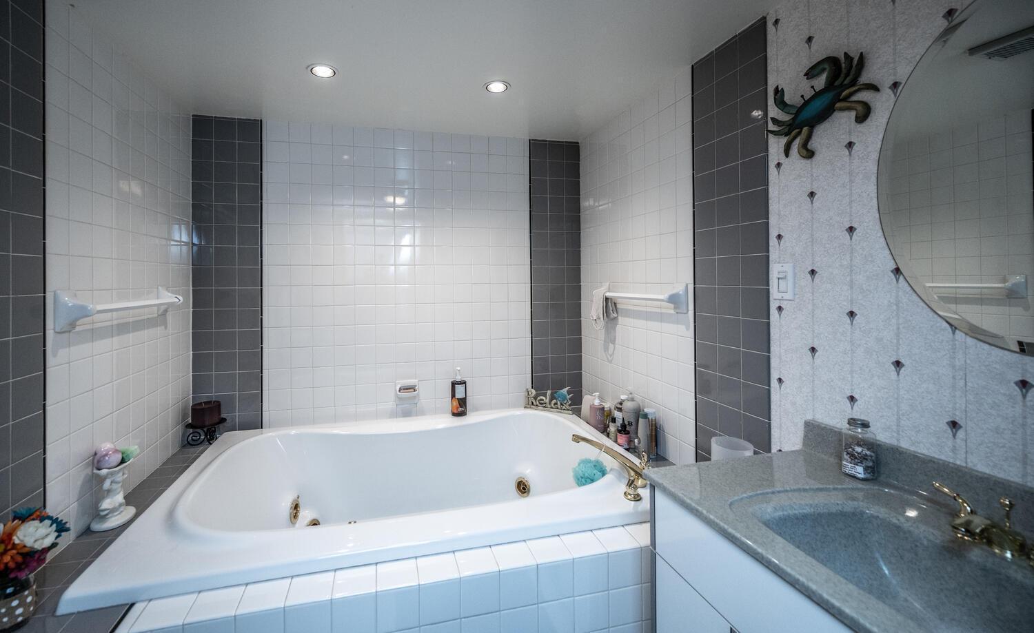 1142 Cheery Ln NE Columbia-large-049-001-Bathroom Unit 2-1500x919-72dpi.jpg