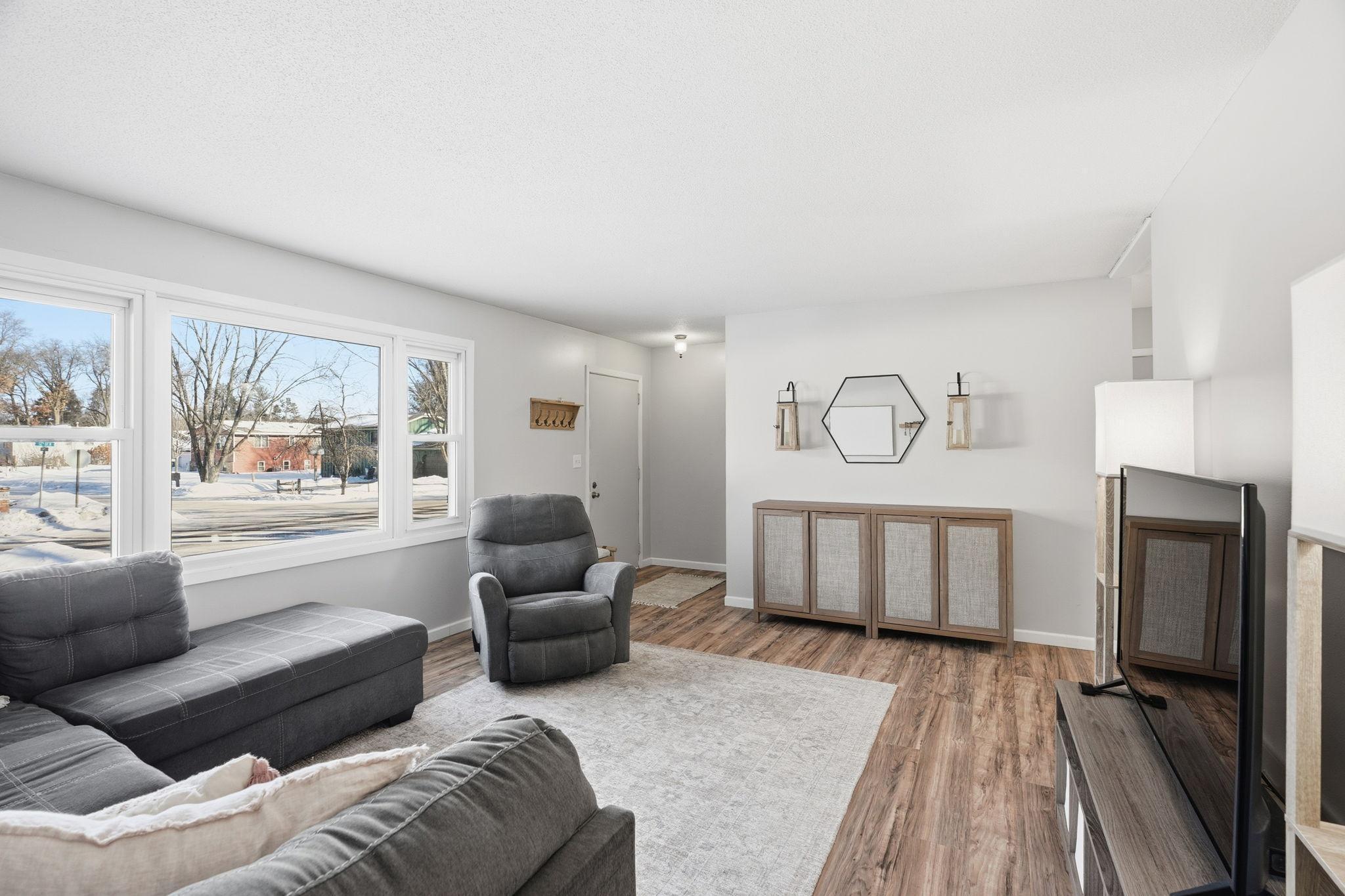 18-web-or-mls-807 12th St-18.jpg