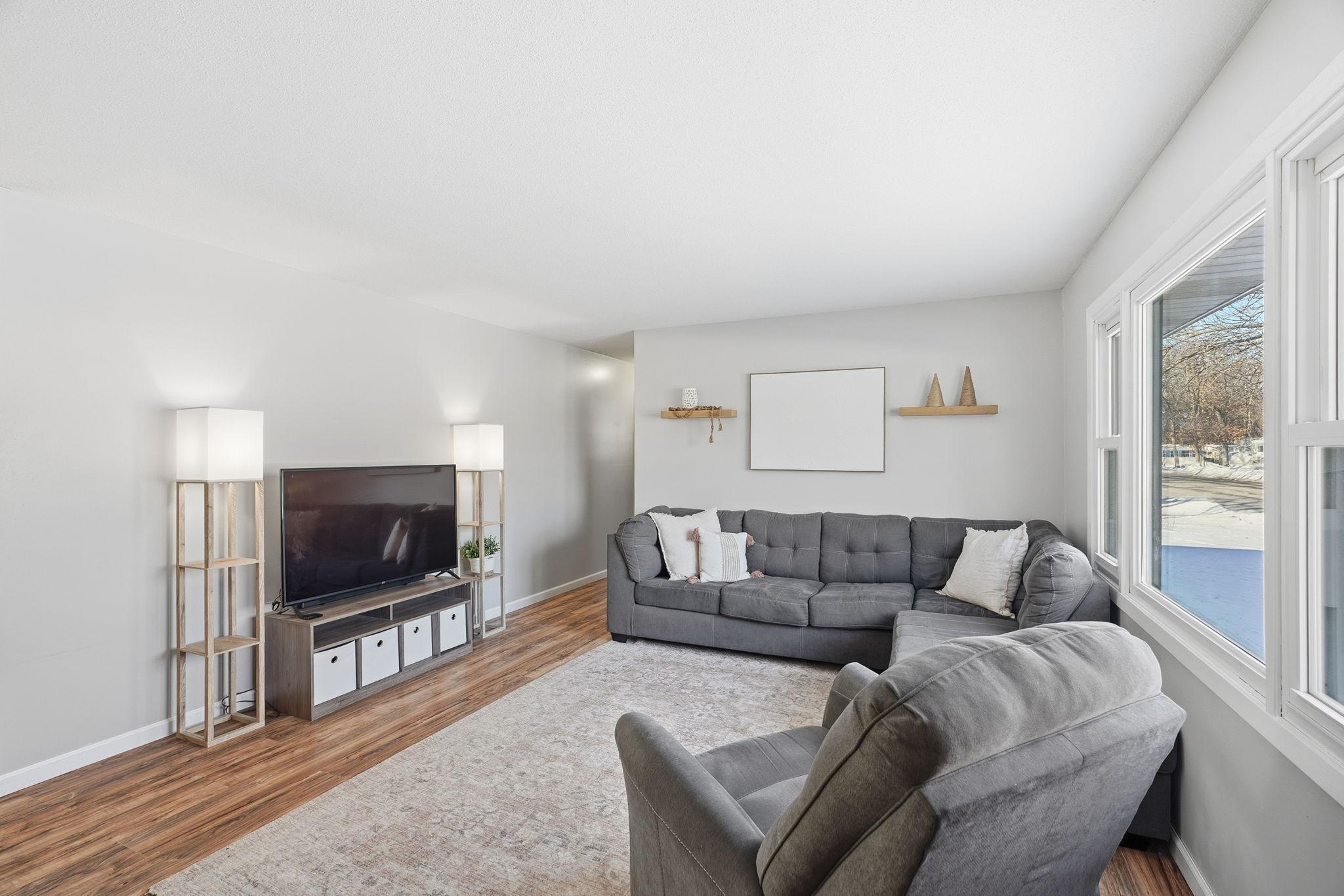 17-web-or-mls-807 12th St-17.jpg