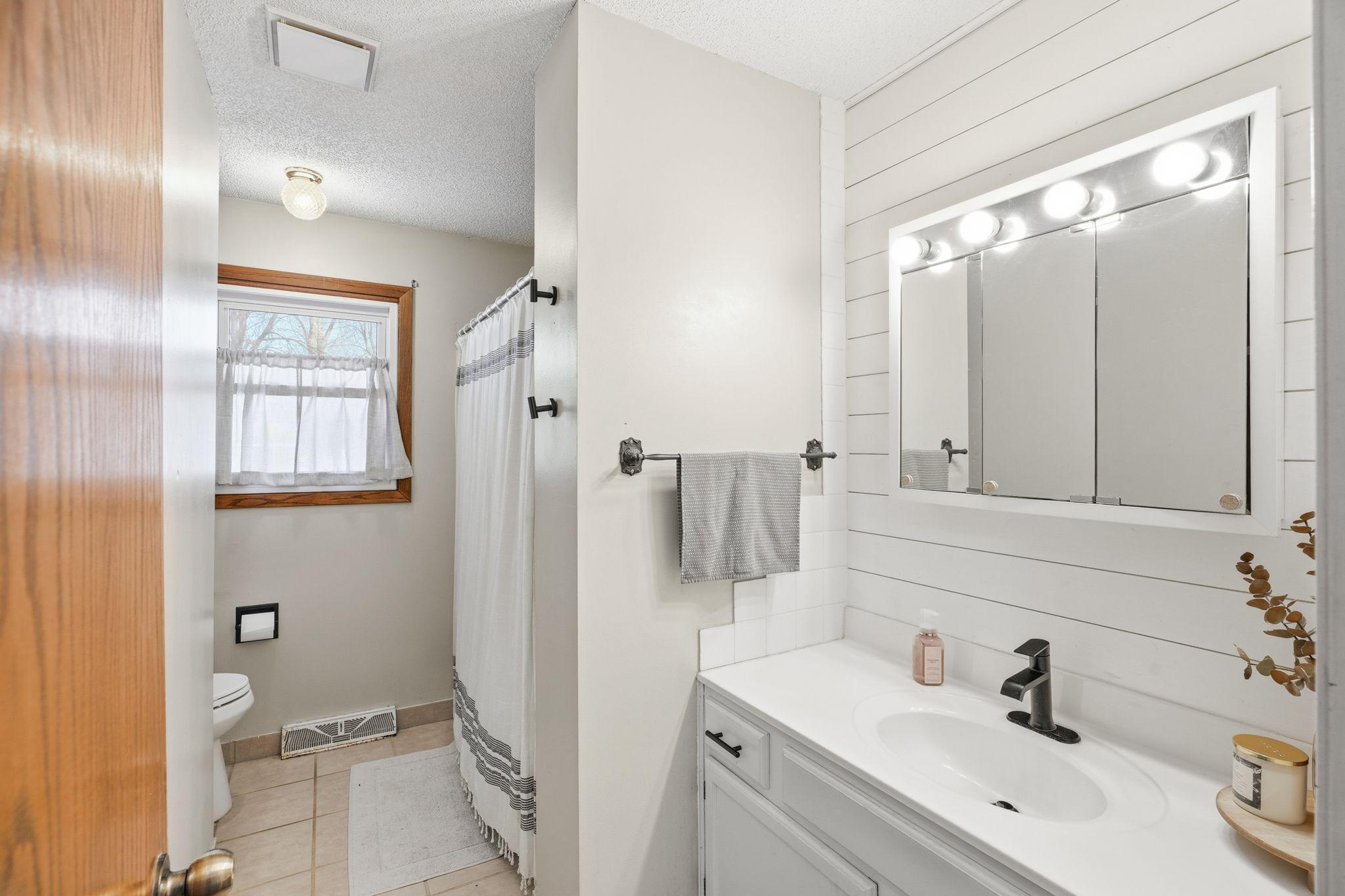 28-web-or-mls-807 12th St-28.jpg