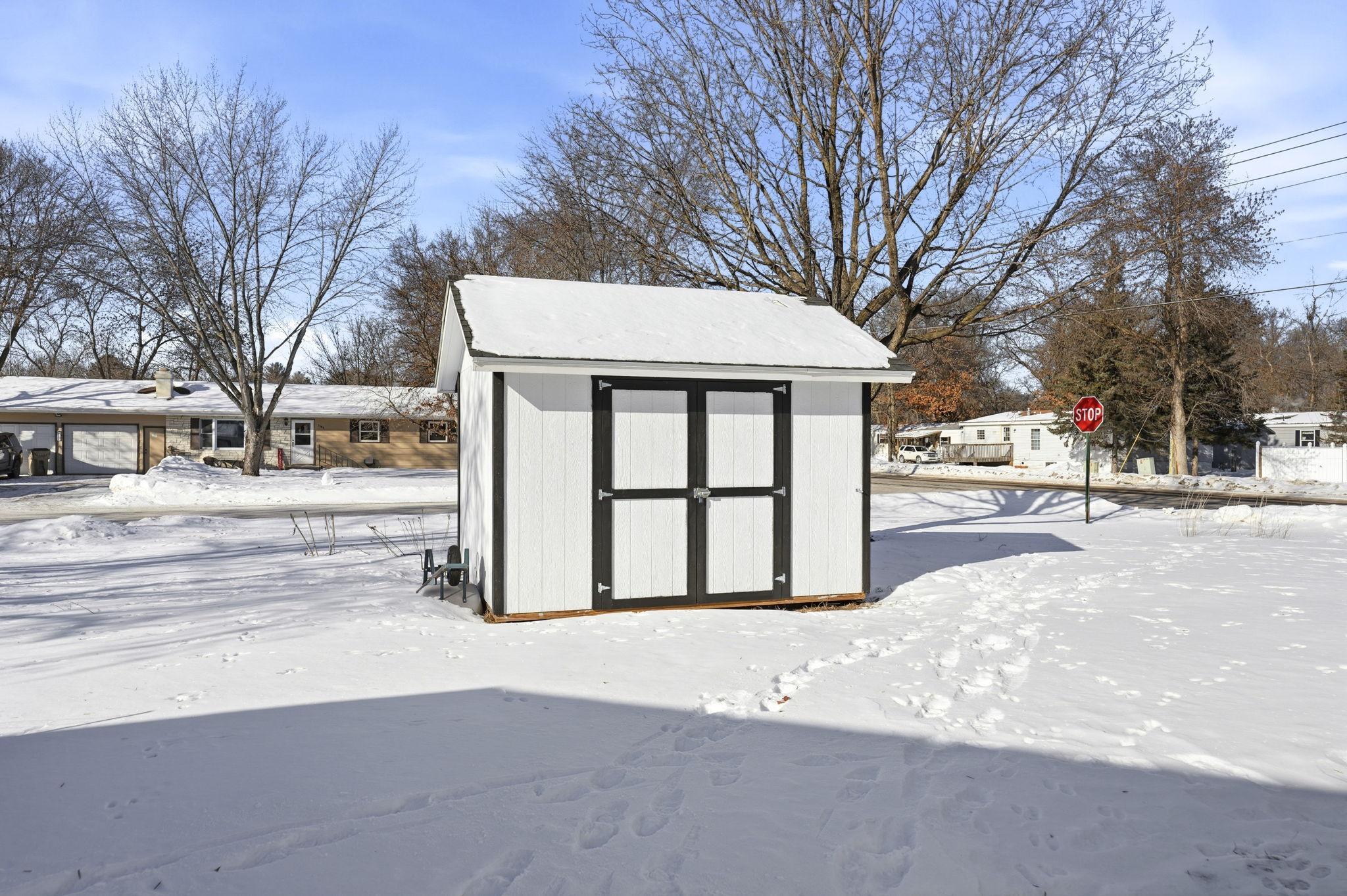 12-web-or-mls-807 12th St-12.jpg