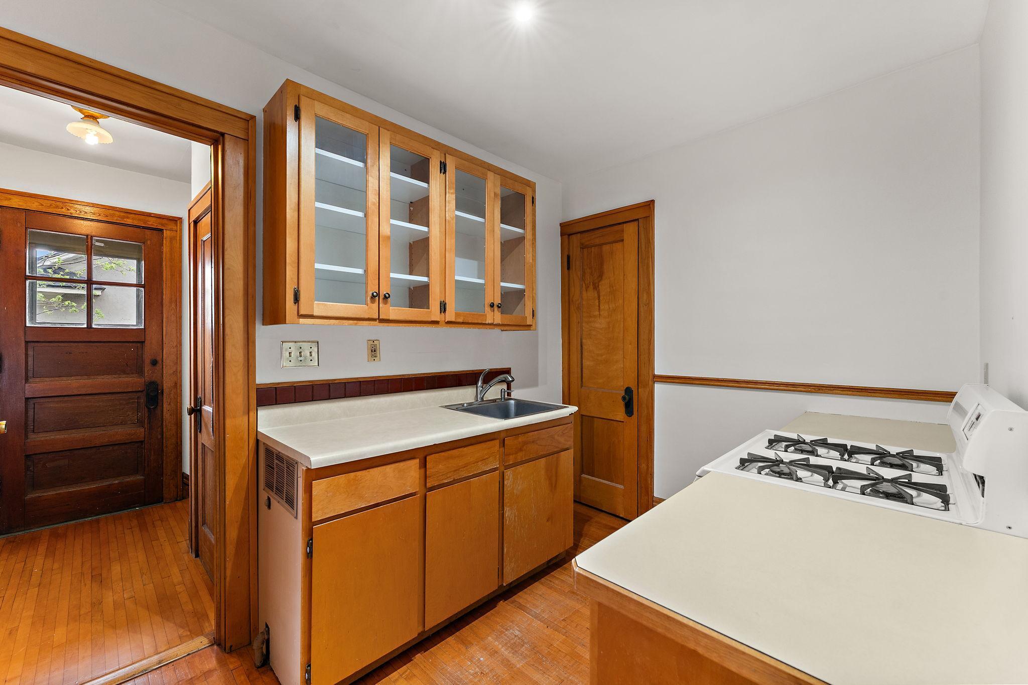 Upper unit kitchen