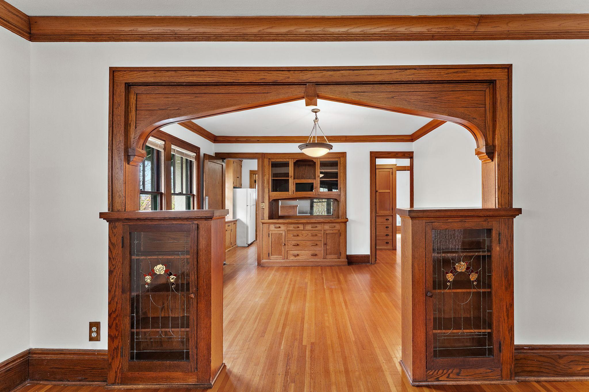 Upper unit dining space