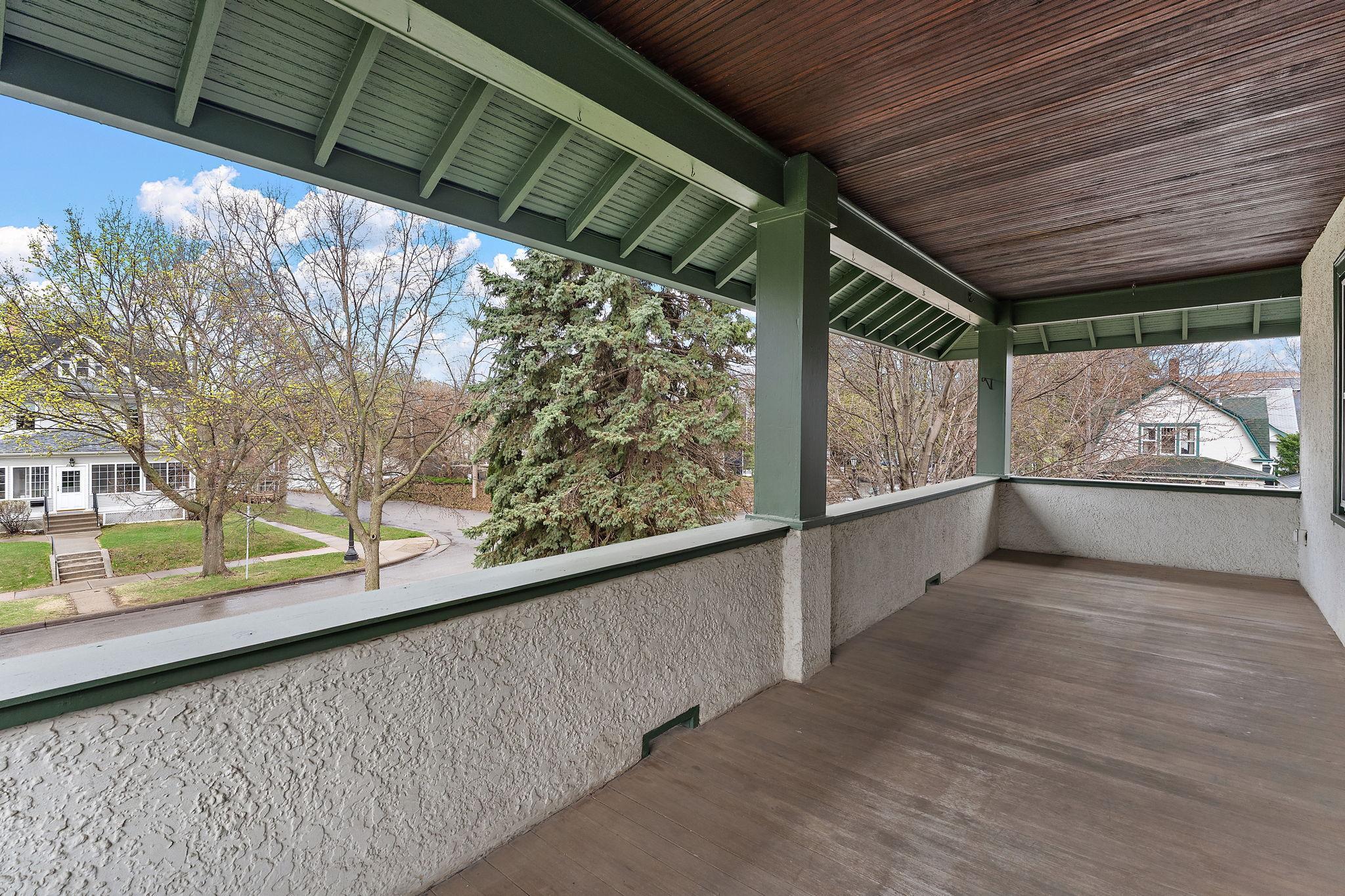 Upper unit front porch