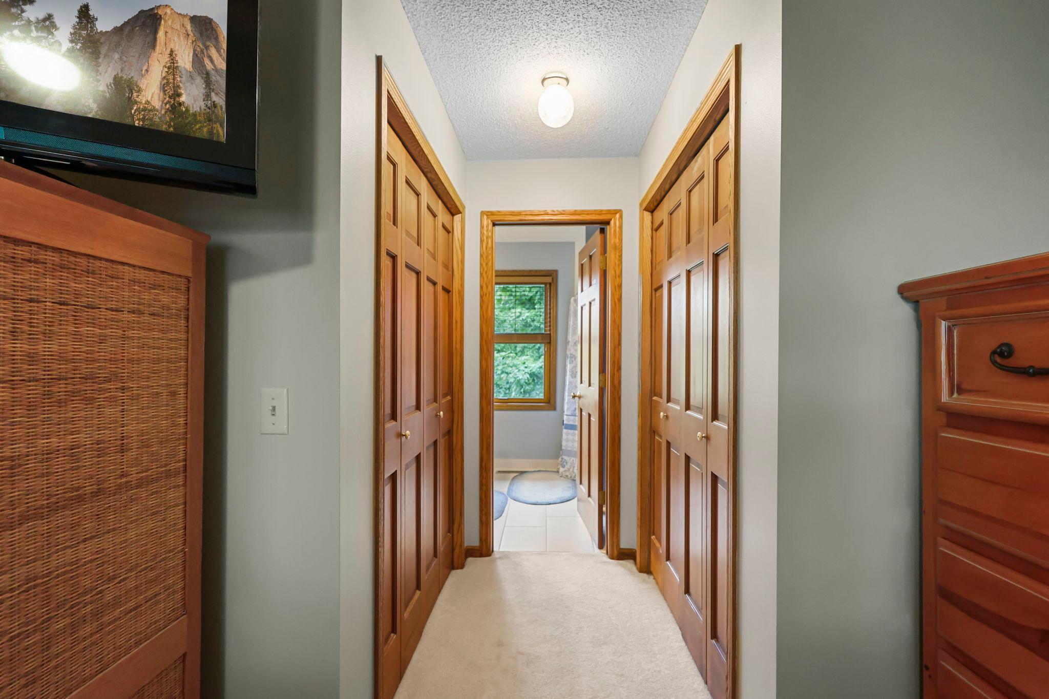 54-web-or-mls-13840 York Ave-274.jpg