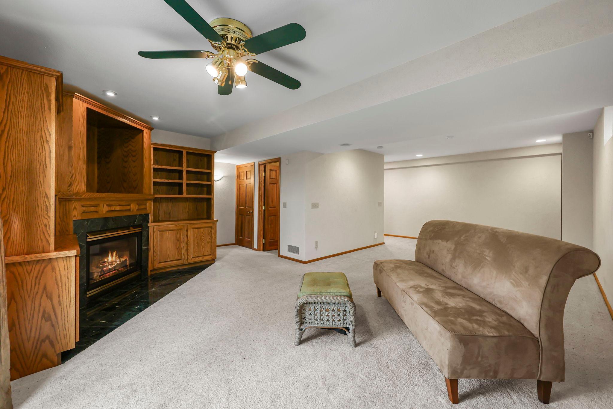 59-web-or-mls-13840 York Ave-147.jpg