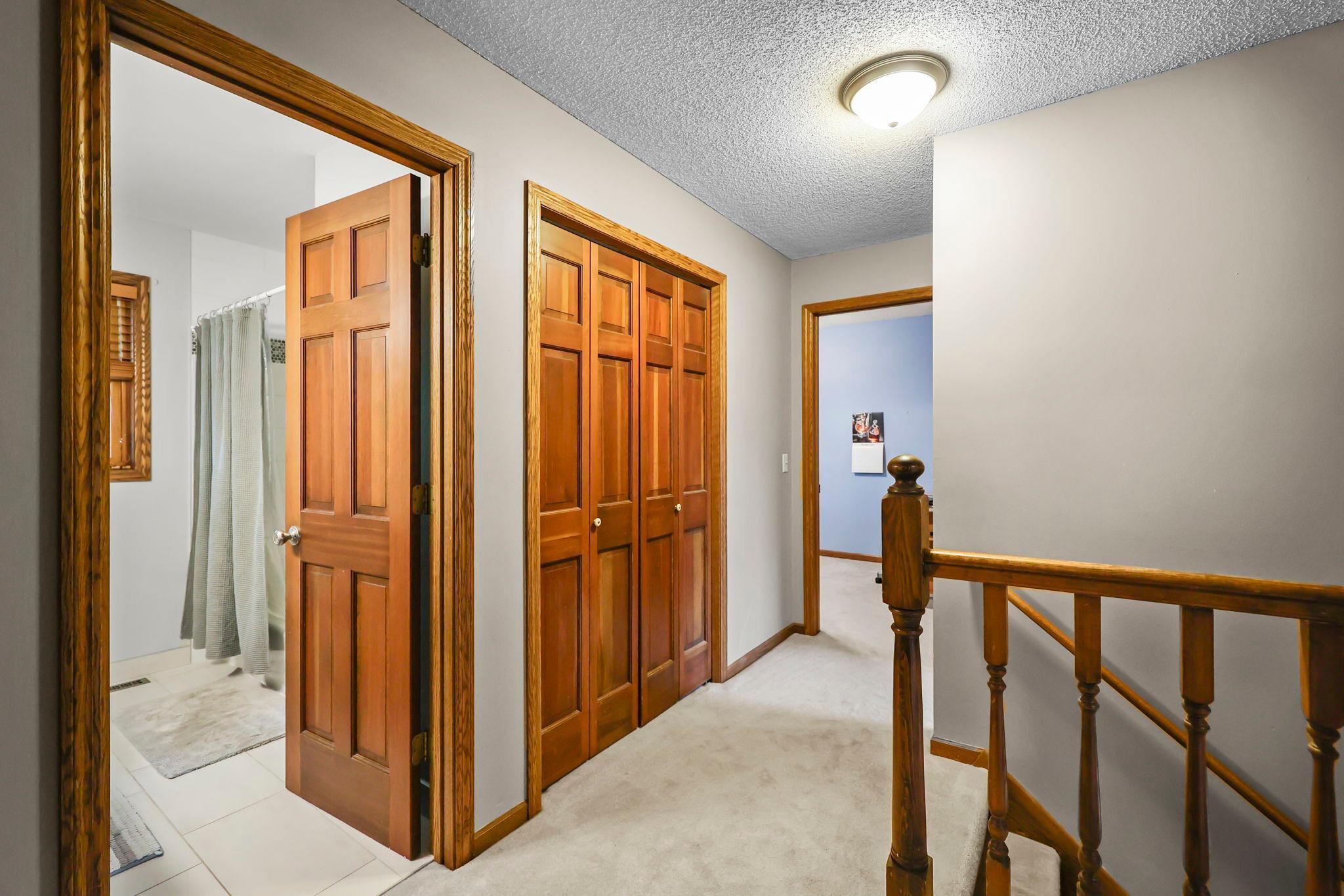 49-web-or-mls-13840 York Ave-260.jpg